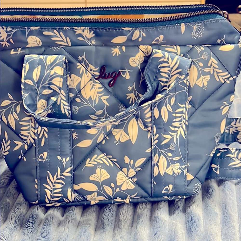 Lug Blue and White Purse with Floral Design